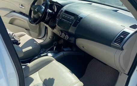 Mitsubishi Outlander III рестайлинг 3, 2008 год, 1 330 000 рублей, 17 фотография