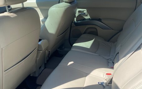 Mitsubishi Outlander III рестайлинг 3, 2008 год, 1 330 000 рублей, 25 фотография