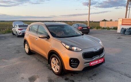 KIA Sportage IV рестайлинг, 2017 год, 1 670 000 рублей, 2 фотография