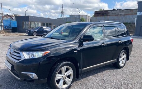 Toyota Highlander III, 2011 год, 1 880 000 рублей, 3 фотография