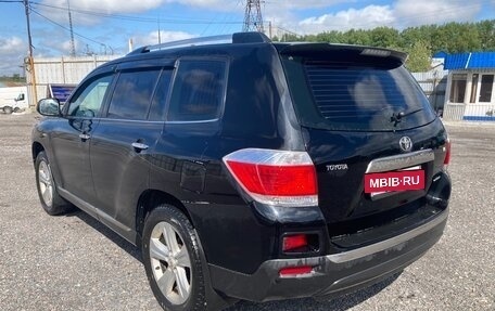 Toyota Highlander III, 2011 год, 1 880 000 рублей, 4 фотография