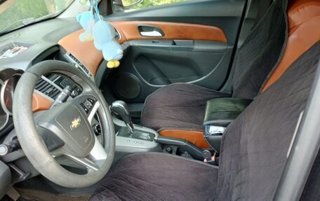 Chevrolet Cruze II, 2010 год, 630 000 рублей, 5 фотография
