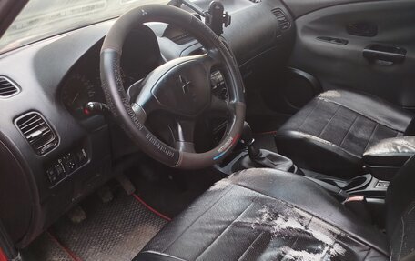 Mitsubishi Carisma I, 2002 год, 240 000 рублей, 8 фотография
