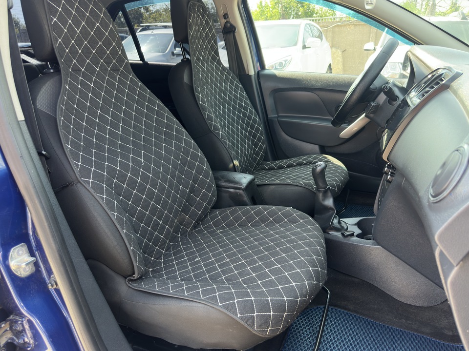 Renault Logan II, 2017 год, 745 000 рублей, 20 фотография