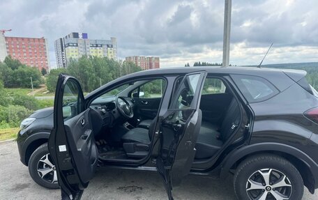 Renault Kaptur I рестайлинг, 2019 год, 1 800 000 рублей, 10 фотография