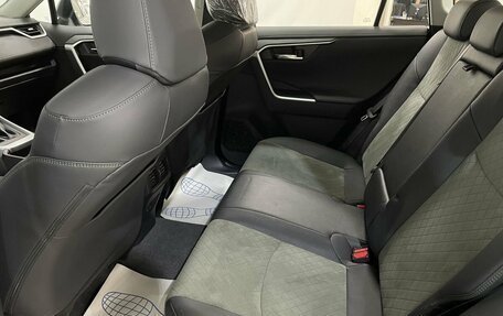 Toyota RAV4, 2024 год, 3 790 000 рублей, 13 фотография