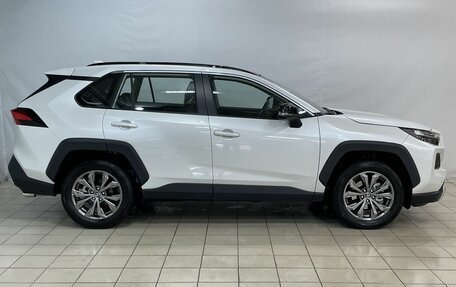 Toyota RAV4, 2024 год, 3 790 000 рублей, 8 фотография