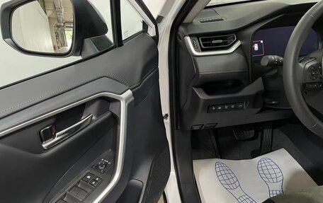 Toyota RAV4, 2024 год, 3 790 000 рублей, 17 фотография