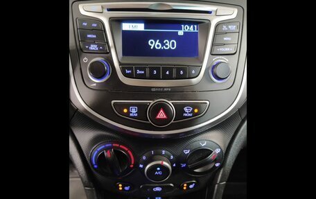 Hyundai Solaris II рестайлинг, 2016 год, 969 000 рублей, 16 фотография
