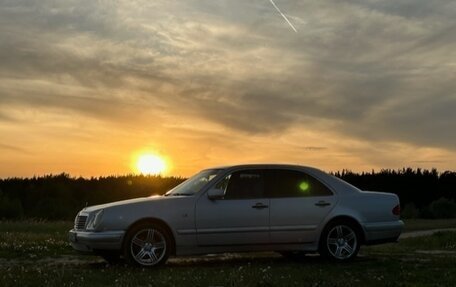Mercedes-Benz E-Класс, 1998 год, 490 000 рублей, 9 фотография