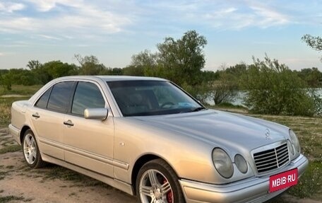 Mercedes-Benz E-Класс, 1998 год, 490 000 рублей, 10 фотография