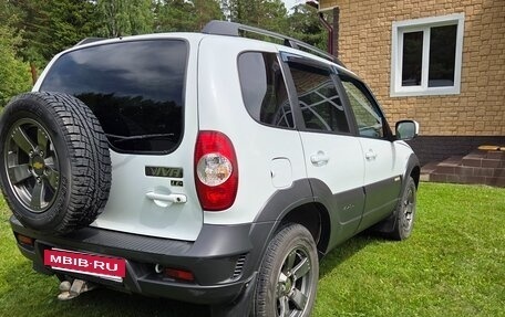 Chevrolet Niva I рестайлинг, 2017 год, 750 000 рублей, 3 фотография