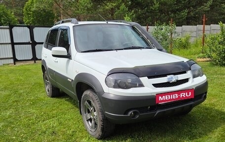 Chevrolet Niva I рестайлинг, 2017 год, 750 000 рублей, 2 фотография