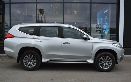 Mitsubishi Pajero Sport III рестайлинг, 2019 год, 2 580 000 рублей, 4 фотография