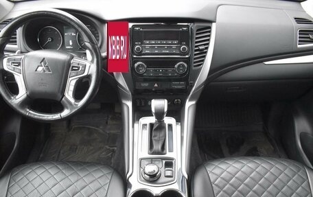 Mitsubishi Pajero Sport III рестайлинг, 2019 год, 2 580 000 рублей, 12 фотография