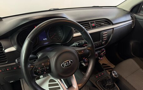 KIA Rio IV, 2018 год, 1 387 000 рублей, 5 фотография
