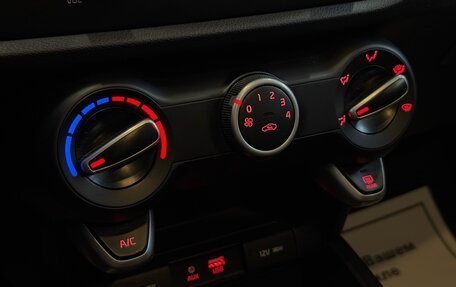 KIA Rio IV, 2018 год, 1 387 000 рублей, 14 фотография
