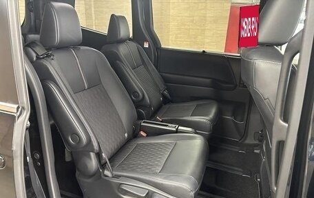 Toyota Noah, 2023 год, 3 137 055 рублей, 13 фотография