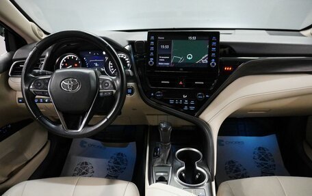 Toyota Camry, 2022 год, 2 700 000 рублей, 14 фотография