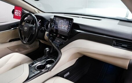 Toyota Camry, 2022 год, 2 700 000 рублей, 11 фотография