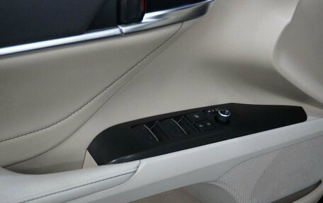 Toyota Camry, 2022 год, 2 700 000 рублей, 17 фотография