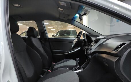 Hyundai Solaris II рестайлинг, 2013 год, 700 000 рублей, 10 фотография