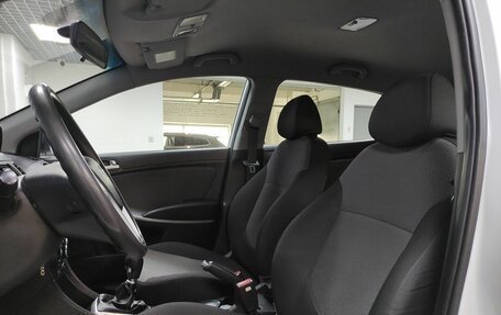 Hyundai Solaris II рестайлинг, 2013 год, 700 000 рублей, 19 фотография