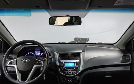 Hyundai Solaris II рестайлинг, 2013 год, 700 000 рублей, 12 фотография