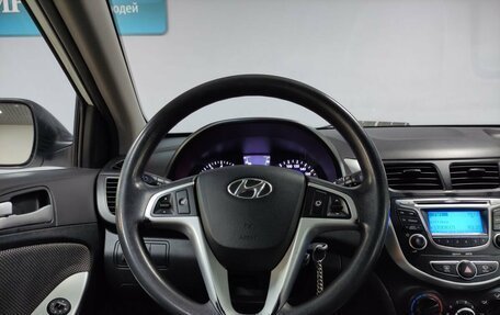 Hyundai Solaris II рестайлинг, 2013 год, 700 000 рублей, 21 фотография