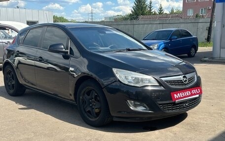 Opel Astra J, 2010 год, 560 000 рублей, 2 фотография