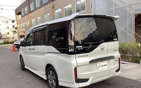 Honda Stepwgn IV, 2019 год, 2 199 000 рублей, 4 фотография