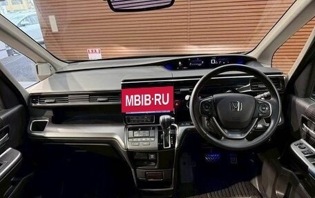 Honda Stepwgn IV, 2021 год, 1 990 000 рублей, 12 фотография