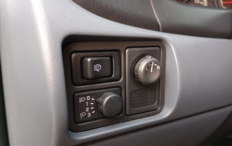 Nissan Almera, 2005 год, 350 000 рублей, 25 фотография