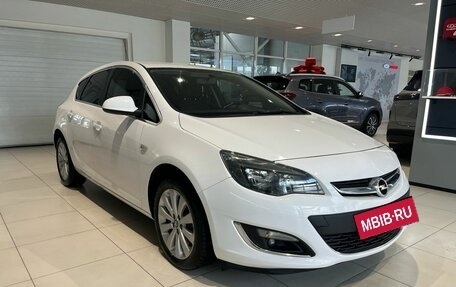 Opel Astra J, 2014 год, 749 000 рублей, 3 фотография