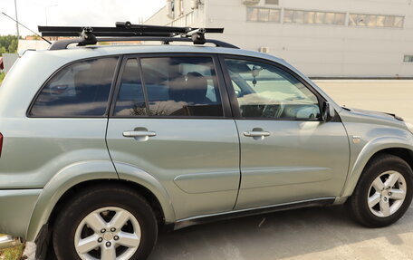 Toyota RAV4, 2004 год, 650 000 рублей, 15 фотография