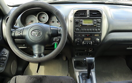 Toyota RAV4, 2004 год, 650 000 рублей, 28 фотография