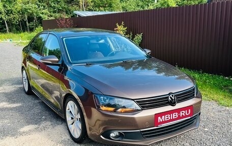 Volkswagen Jetta VI, 2013 год, 1 349 000 рублей, 2 фотография