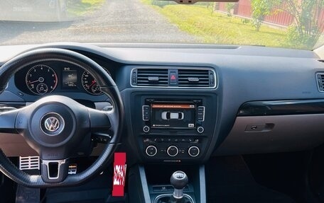 Volkswagen Jetta VI, 2013 год, 1 349 000 рублей, 7 фотография