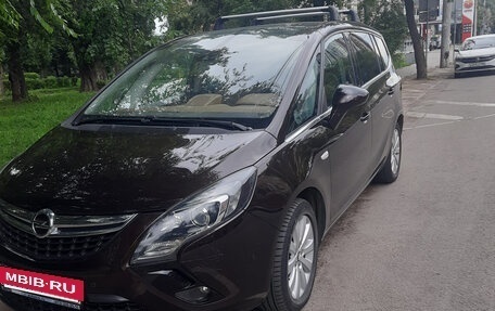 Opel Zafira C рестайлинг, 2014 год, 1 220 000 рублей, 10 фотография