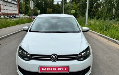 Volkswagen Polo VI (EU Market), 2015 год, 1 100 000 рублей, 1 фотография