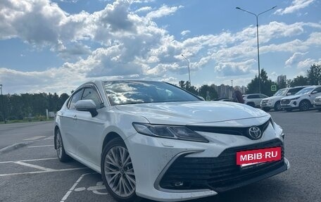 Toyota Camry, 2021 год, 3 250 000 рублей, 3 фотография