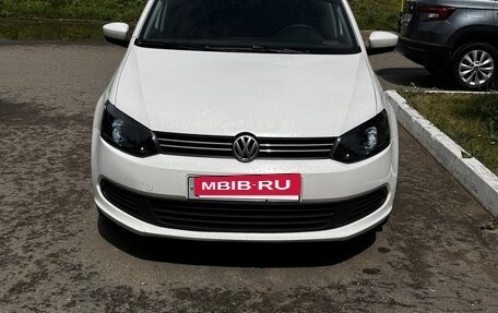 Volkswagen Polo VI (EU Market), 2011 год, 700 000 рублей, 3 фотография
