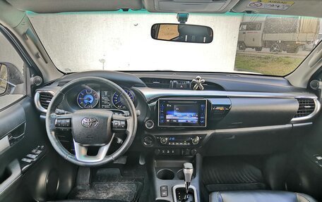 Toyota Hilux VIII, 2016 год, 3 650 000 рублей, 8 фотография