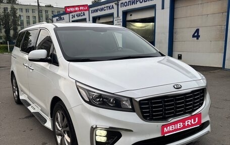 KIA Carnival III, 2019 год, 2 800 000 рублей, 3 фотография