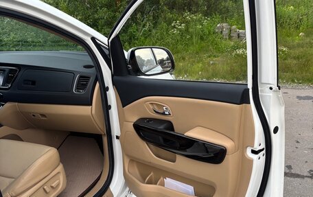 KIA Carnival III, 2019 год, 2 800 000 рублей, 12 фотография