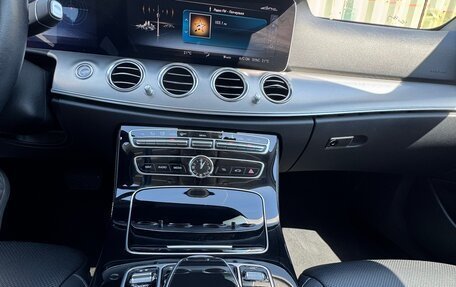 Mercedes-Benz E-Класс, 2019 год, 4 400 000 рублей, 8 фотография