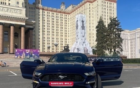 Ford Mustang VI рестайлинг, 2017 год, 2 400 000 рублей, 5 фотография
