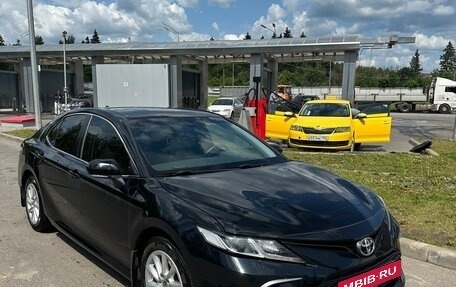 Toyota Camry, 2021 год, 2 250 000 рублей, 2 фотография