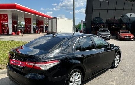 Toyota Camry, 2021 год, 2 250 000 рублей, 4 фотография