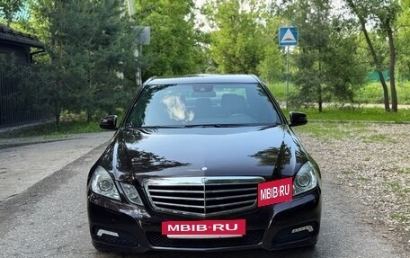 Mercedes-Benz E-Класс, 2011 год, 1 600 000 рублей, 3 фотография